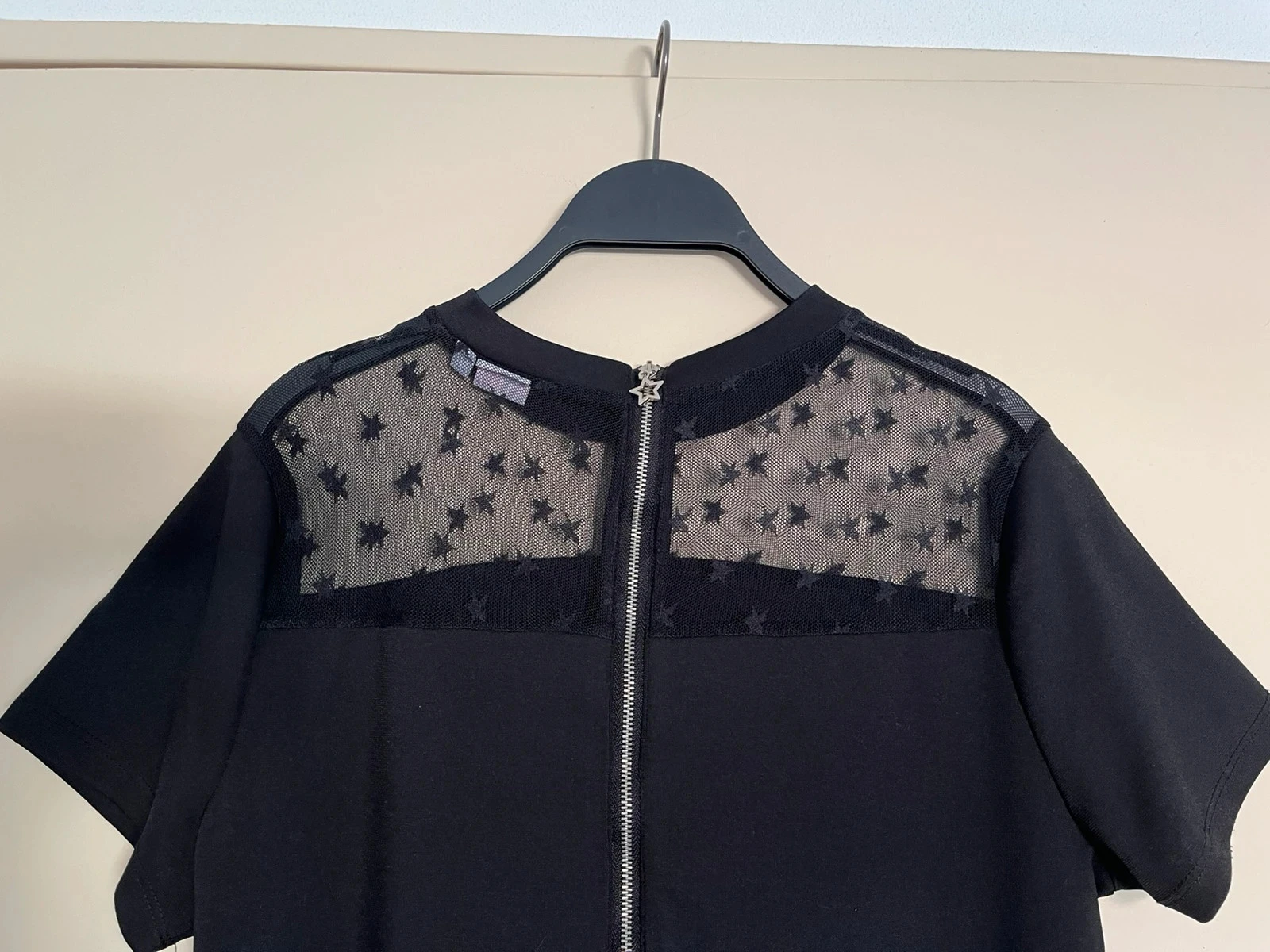 Vestido preto MIM com detalhes de renda estrelada - tamanho M – photo 4